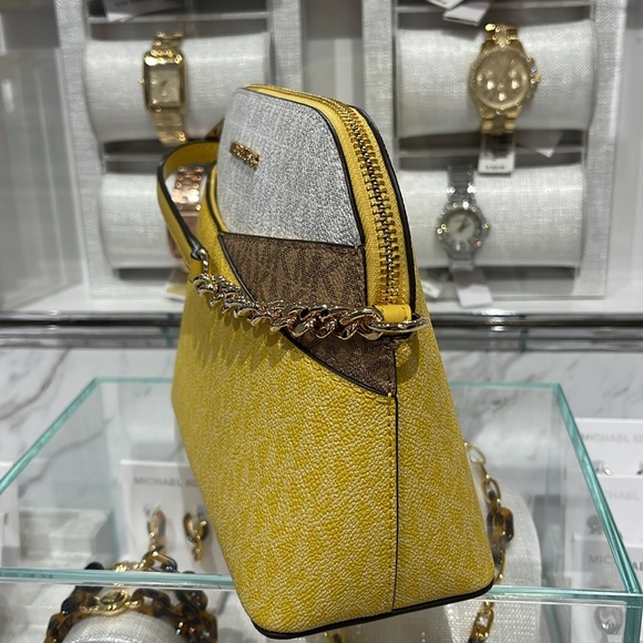 Michael Kors Jet Set Travel Medium Color-Block Signature Logo Dome Crossbody Bag - Picture 3 of 16